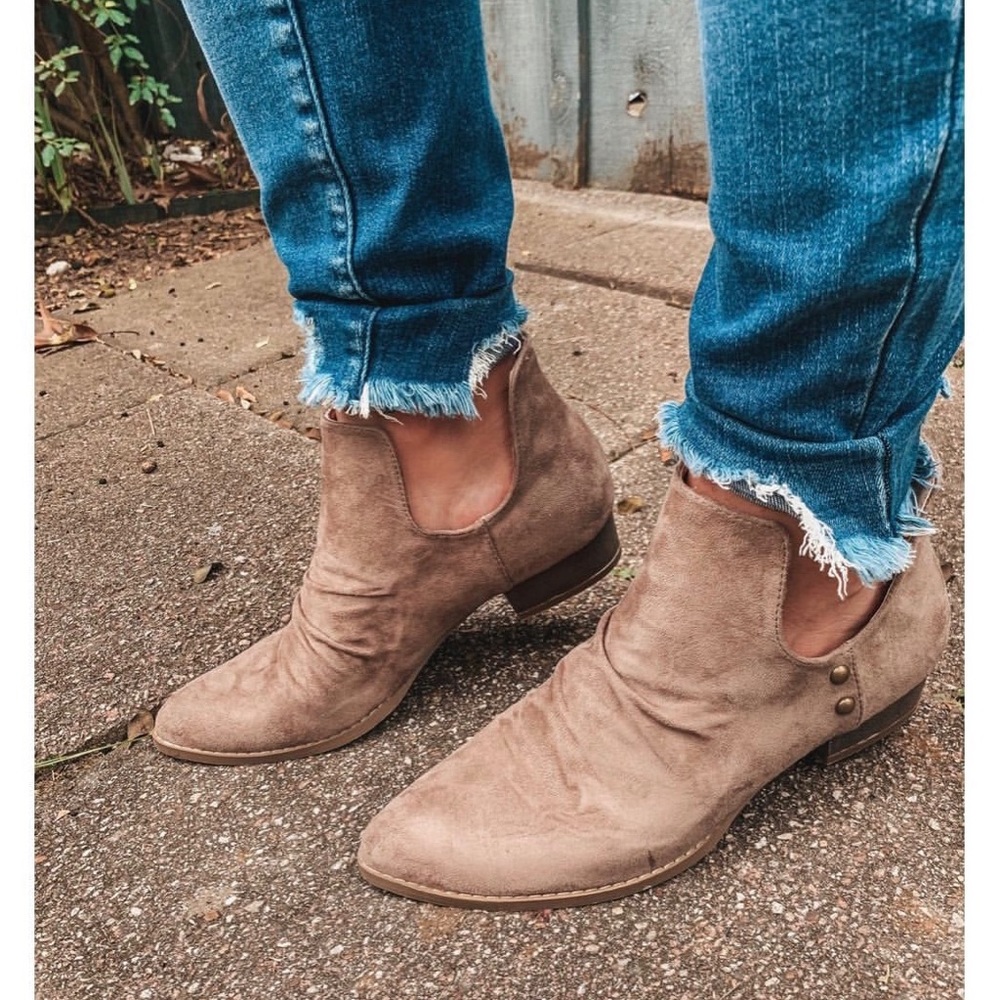 Brand new flat booties! 🤩